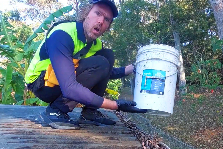 
The bucket`s role during batemansbay gutter cleaning is pivotal.